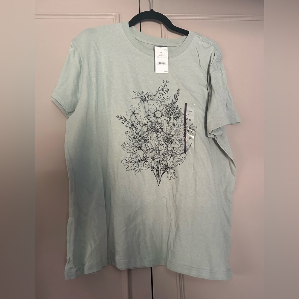 NWT Target Floral T-shirt